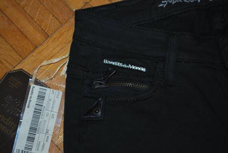 Dámske čierne štýlové džínsy, s