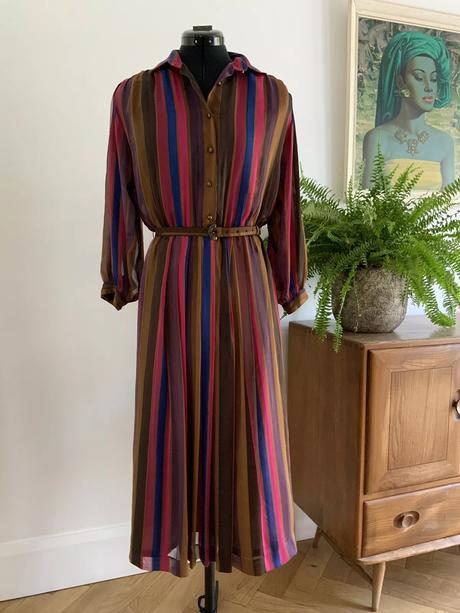 Fink modell pekne vintage šaty, 48