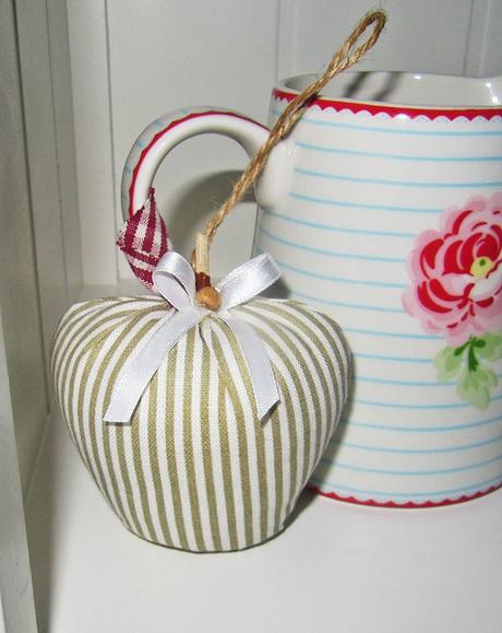 Srdiečka a jablko - sada 5 kusov, 