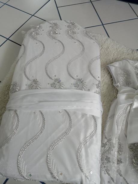 Perina ku krstu plu šaty luxusna, 