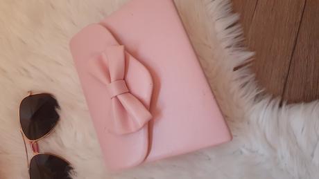 Detska ruzova kabelka, 