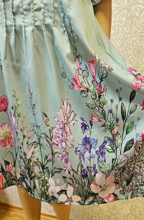 Kvetinové šaty, m