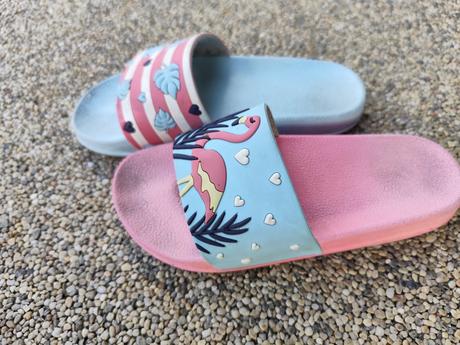 Dedoles šľapky, 33