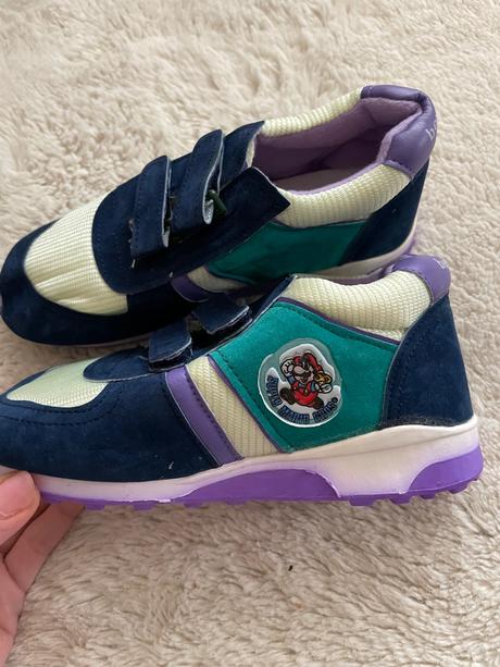 Nenosene tenisky, 32