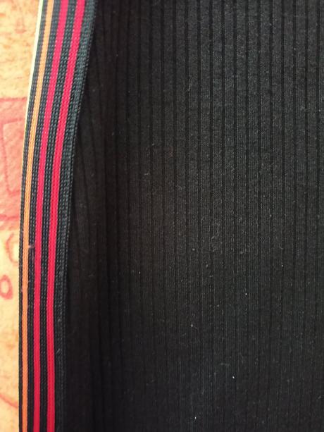 Šaty po bokoch farebný pásik xs, xs