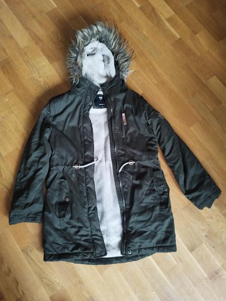 Vetrovka vojenská zelena, 152