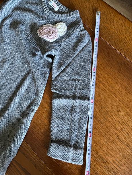 Teplé pleteninové šaty s čipkou a ružami 122/128, h&m,122