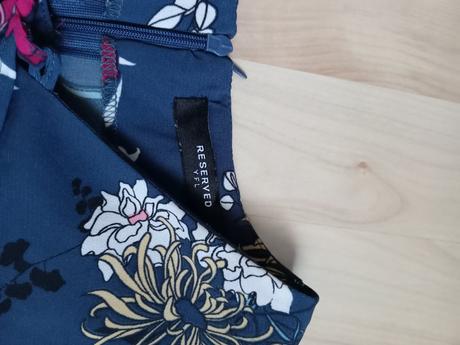 Overál, reserved,34