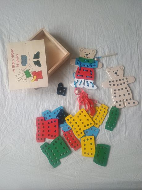 Drevená hračka na obliekanie - medvedík, 
