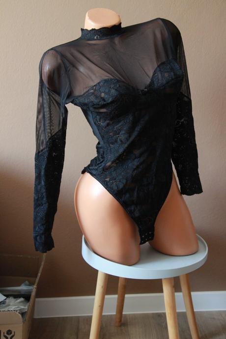 Čierny čipkovaný body top, m, m