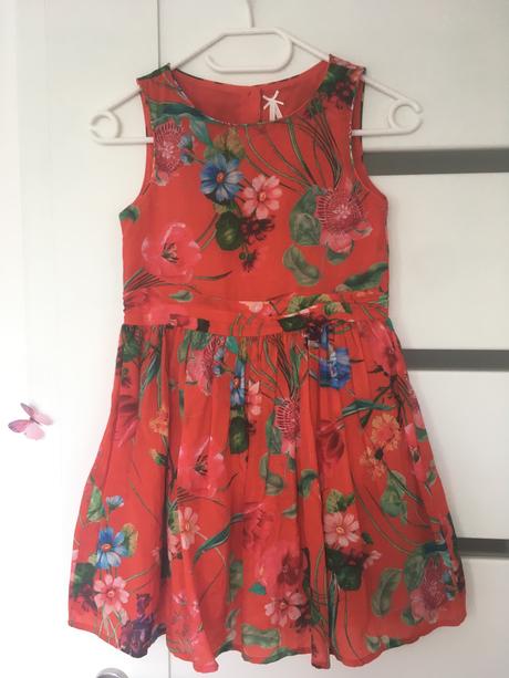 Červené šaty, next,134