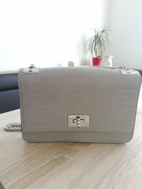 Dámska kabelka, carpisa