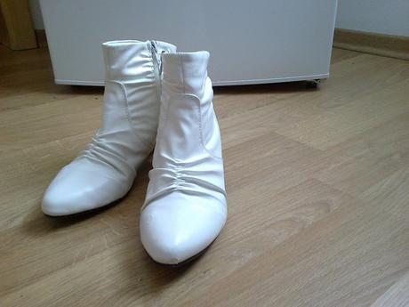 Pohodlné členkové čižmičky biele, 38