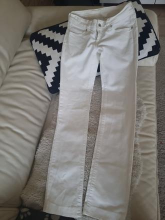 Biele dzinsy, pepe jeans,24