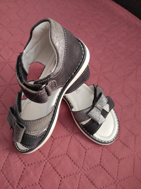 Sandálky, lasocki,26