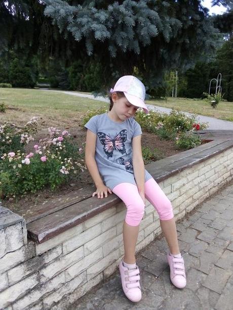 Šiltovka s flitrami 122/140, lindex,122