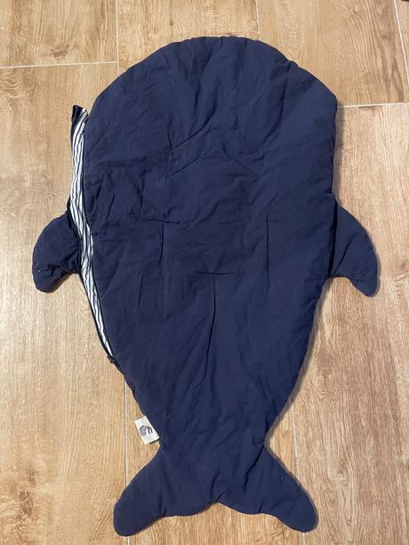 Baby bites spaci vak velryba, 