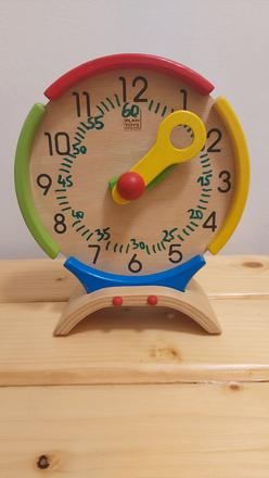 Drevený ciferník - pomôcka na učenie sa hodín, 