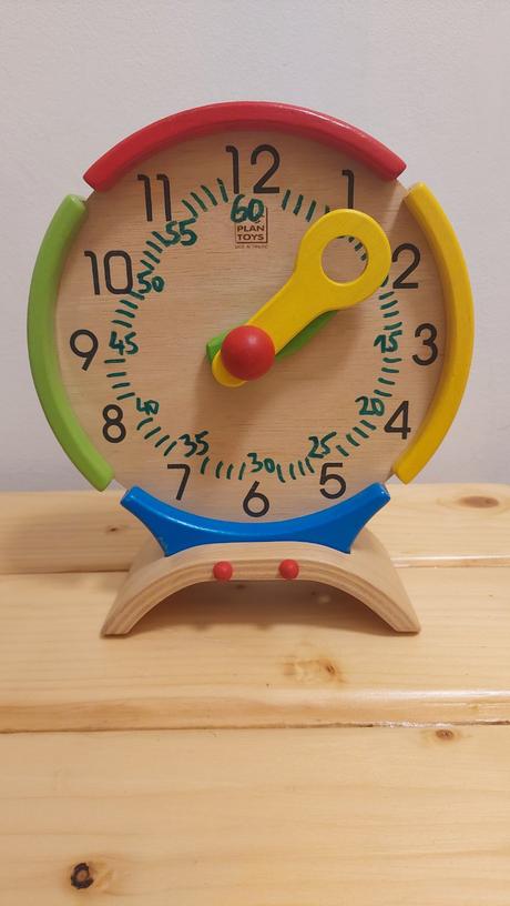 Drevený ciferník - pomôcka na učenie sa hodín, 