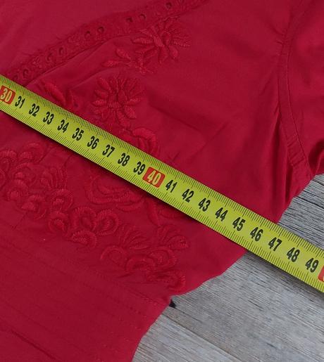 Červená vyšívaná blúzka, f&f,40