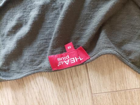 Elegantné tricko z prijemneho materialu, 48