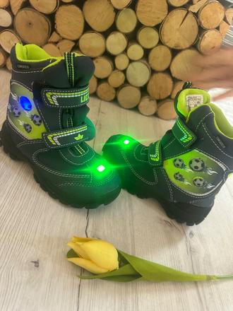Zimušne čižmy lico svietiace, 27