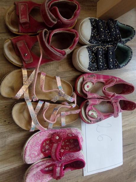 Darujem topanocky a papucky, 26