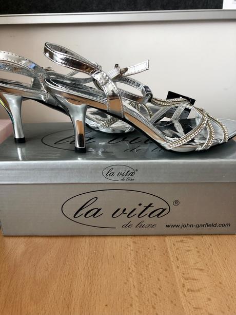 Spoločenské strieborne sandalky, veľkosť 36, john garfield,36