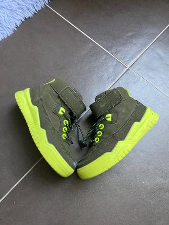 Krásne neónové topánky, reserved,26