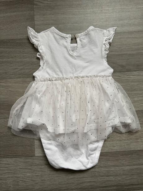 Body so sukničkou, 86