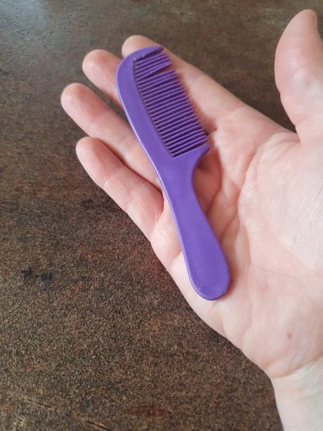 Hrebeň pre bábiky 12 cm,