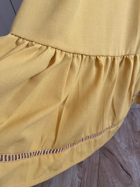 Žlte letne saty uni, 