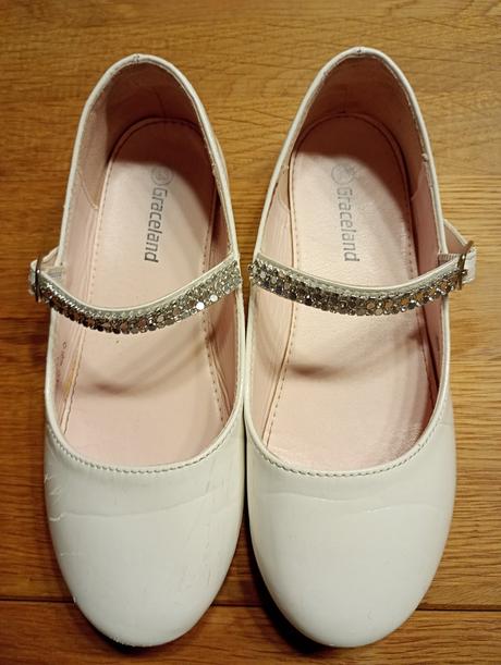 Sandalky na slav. prilezistost, graceland,33