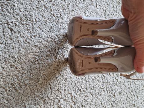 Lodičky s otvorenou pätou, baťa,35