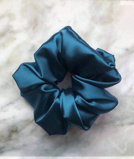 Saténová gumička scrunchie petrolejová, 