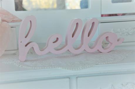 Drevený nápis-hello, 