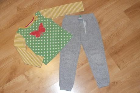Teplaky a tricko do skolky, benetton,110