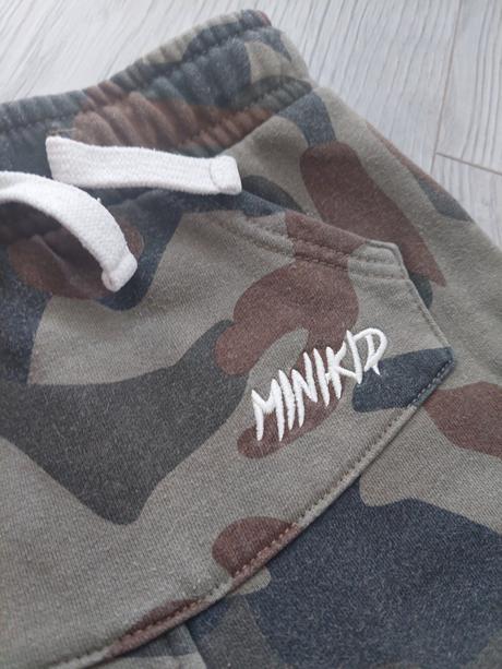 Tepláky minikid maskáčové 98/104, 98