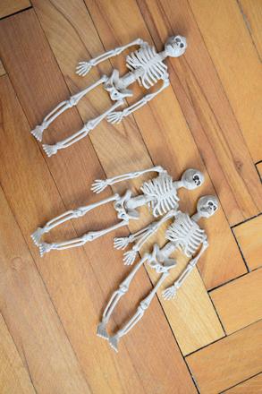 Halloweenská dekorácia - kostry, 