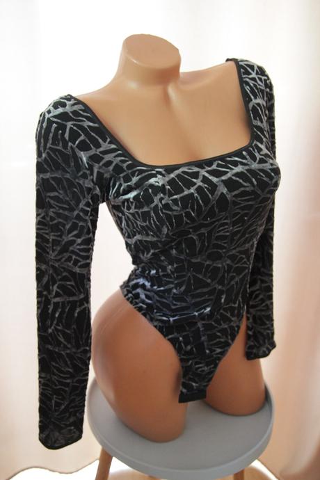 Čierny vzorovaný body top, s, s