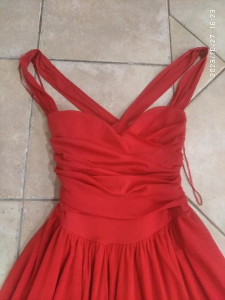 Červené saty, tally weijl,38