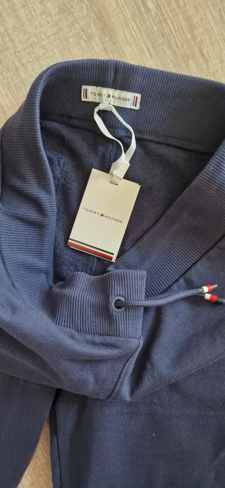 Tmavomodré tepláky tommy hilfiger s visačkou, tommy hilfiger,152