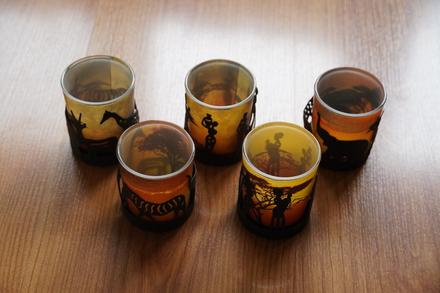 Svietniky v stojane s africkou tématikou, 