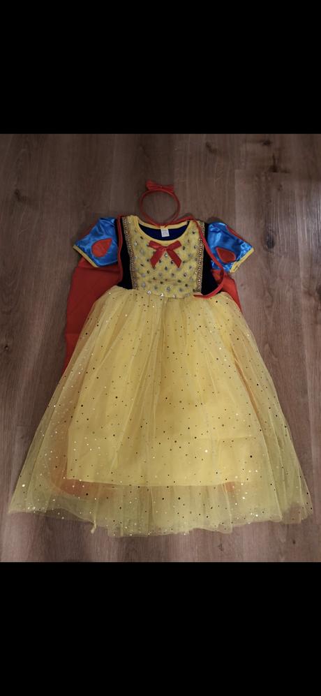 Kostým snehulienka,