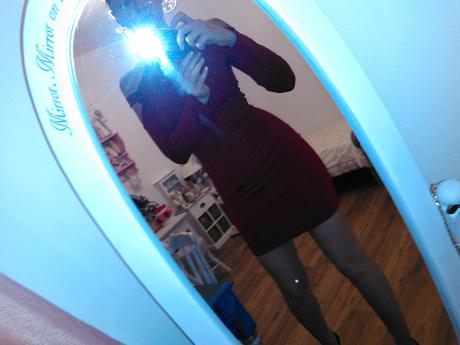 Červené choker šaty, s