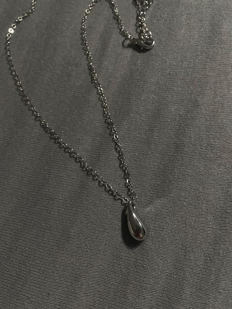 Nahrdelnik kvapka strieborny, 