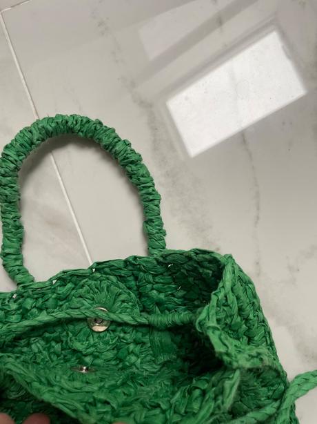 Handmade green woven bag with two short handles an, stradivarius