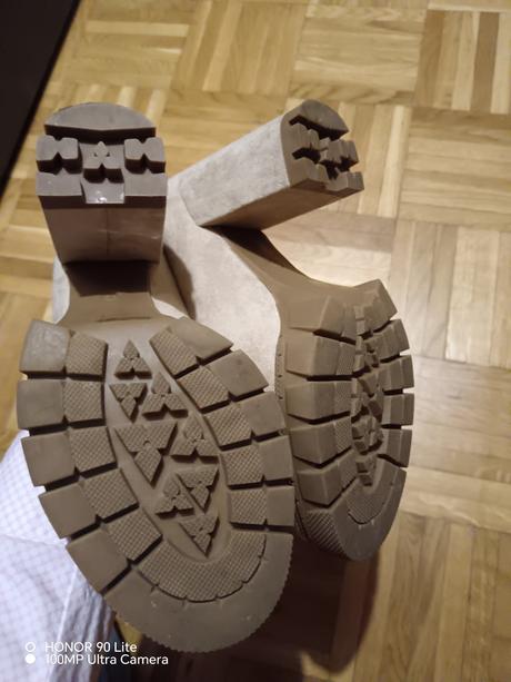 Perfektne topánky, 38