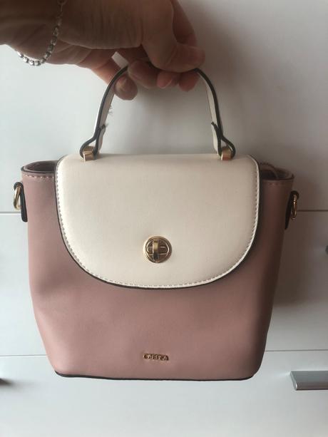 Kabelka/batoh, carpisa