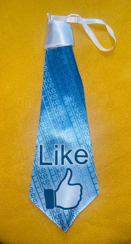Kravata a pečiatka facebook like, 